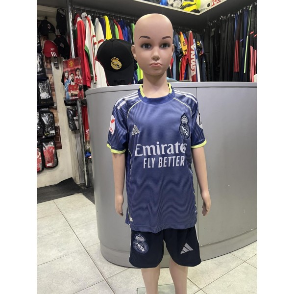  детски футболен екип на Реал Мадрид    2025 2026 гостуващ резервен с Килиан Мбапе