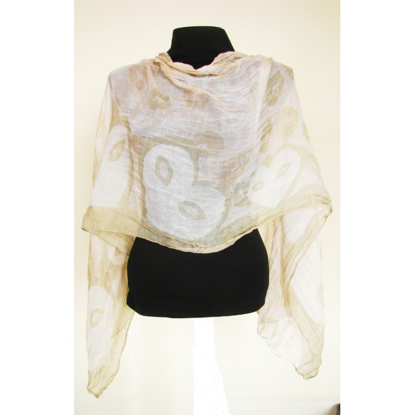 Дамски шал в бежово